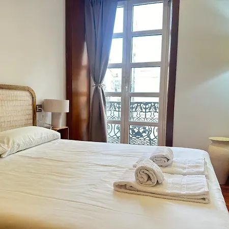With A Balcony, Downtown & Free Parking Apartment Vigo