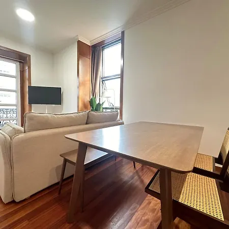 With A Balcony, Downtown & Free Parking